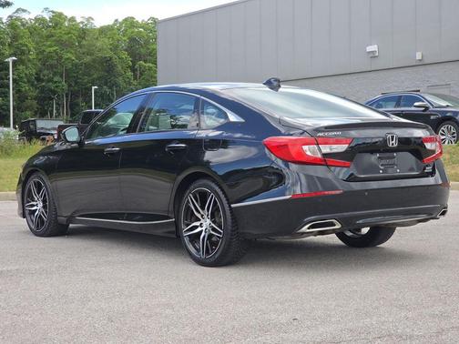 Crystal Black Pearl 2021 Honda Accord Touring 2.0T