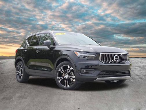 Onyx Black Metallic 2019 Volvo XC40 T5 Inscription