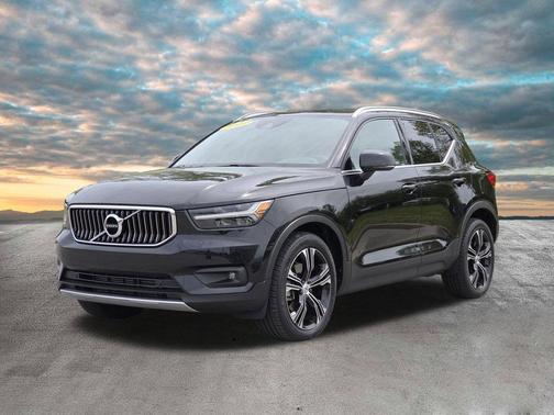 Onyx Black Metallic 2019 Volvo XC40 T5 Inscription