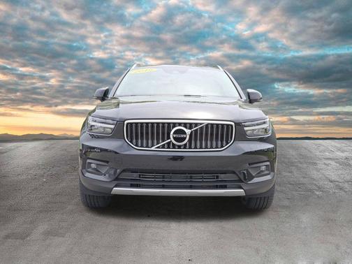 Onyx Black Metallic 2019 Volvo XC40 T5 Inscription