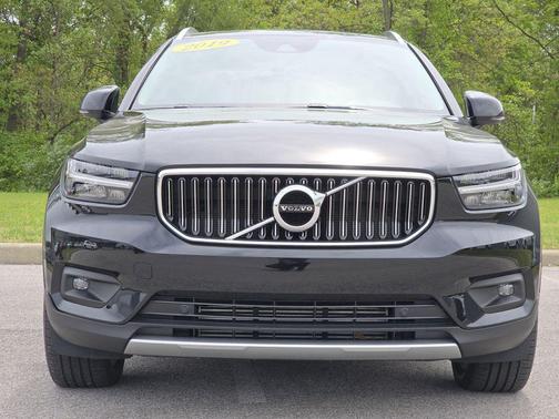 Onyx Black Metallic 2019 Volvo XC40 T5 Inscription