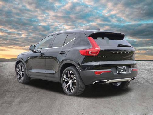 Onyx Black Metallic 2019 Volvo XC40 T5 Inscription
