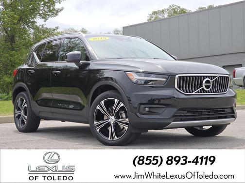 Onyx Black Metallic 2019 Volvo XC40 T5 Inscription