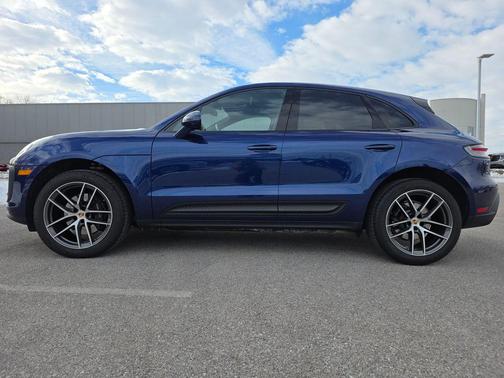 2024 Porsche Macan Base