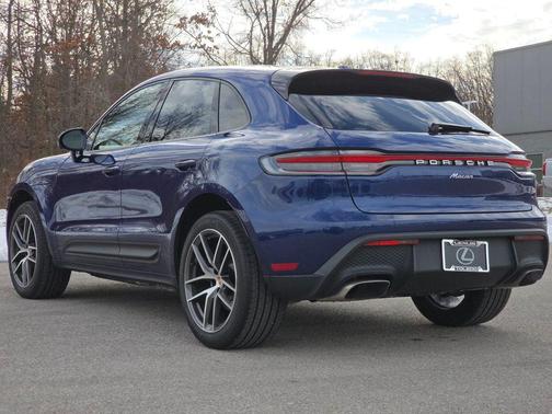 2024 Porsche Macan Base