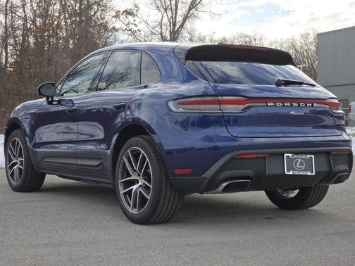 2024 Porsche Macan Base