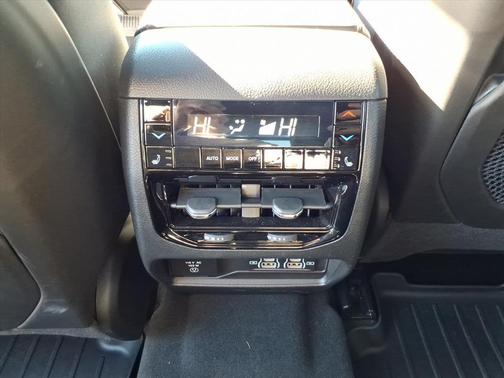 2024 Jeep Grand Cherokee L Summit