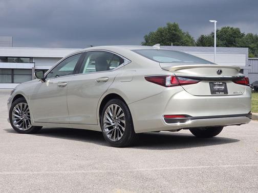 Moonbeam Beige Metallic 2024 Lexus ES 300h Luxury