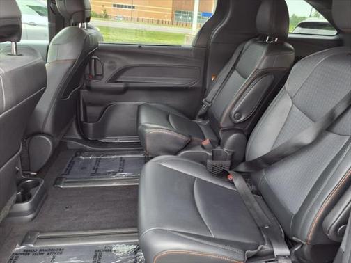 2022 Toyota Sienna XSE 7 Passenger