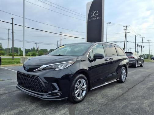 2022 Toyota Sienna XSE 7 Passenger