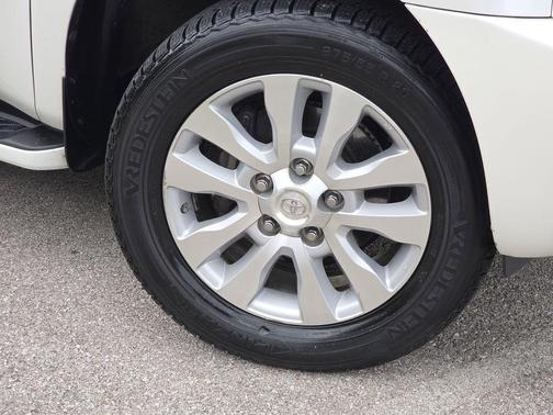 Blizzard Pearl 2019 Toyota Sequoia Platinum
