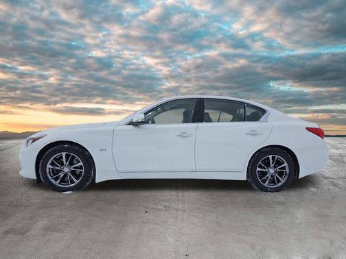 2017 INFINITI Q50 3.0t Signature Edition