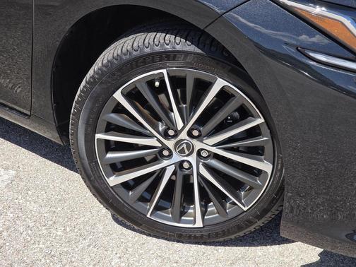 Caviar 2022 Lexus ES 350 Base
