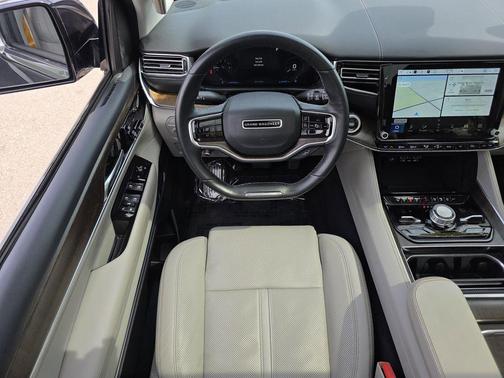Diamond Black Crystal Pearlcoat 2022 Jeep Grand Wagoneer Series I 4x4
