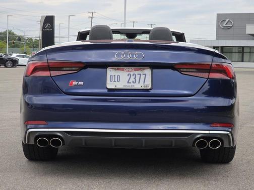 Navarra Blue Metallic/Black Roof 2019 Audi S5 3.0T Prestige