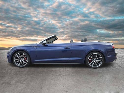 Navarra Blue Metallic/Black Roof 2019 Audi S5 3.0T Prestige