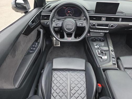 Navarra Blue Metallic/Black Roof 2019 Audi S5 3.0T Prestige