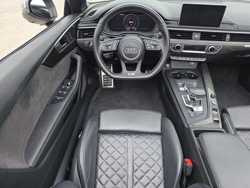 Navarra Blue Metallic/Black Roof 2019 Audi S5 3.0T Prestige