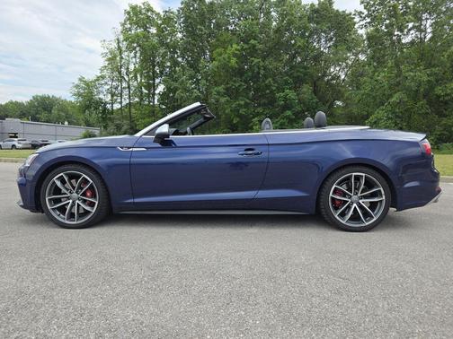 Navarra Blue Metallic/Black Roof 2019 Audi S5 3.0T Prestige