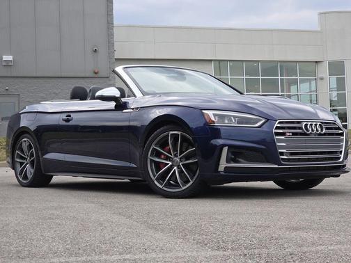 Navarra Blue Metallic/Black Roof 2019 Audi S5 3.0T Prestige