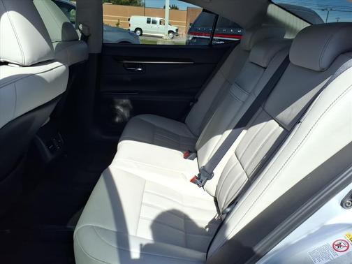 2017 Lexus ES 350 Base