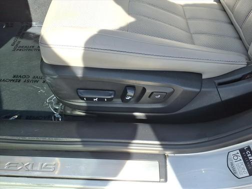 2017 Lexus ES 350 Base