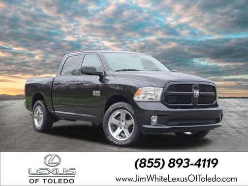 Brilliant Black Crystal Pearlcoat 2017 RAM 1500 Express
