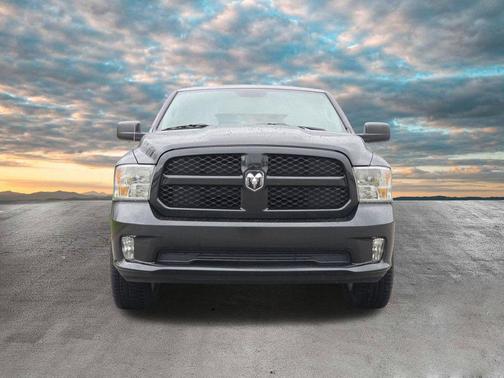 Brilliant Black Crystal Pearlcoat 2017 RAM 1500 Express