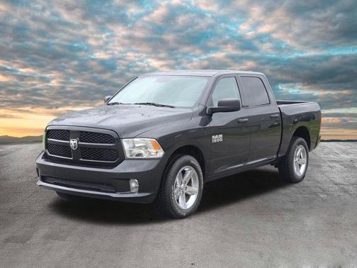 Brilliant Black Crystal Pearlcoat 2017 RAM 1500 Express