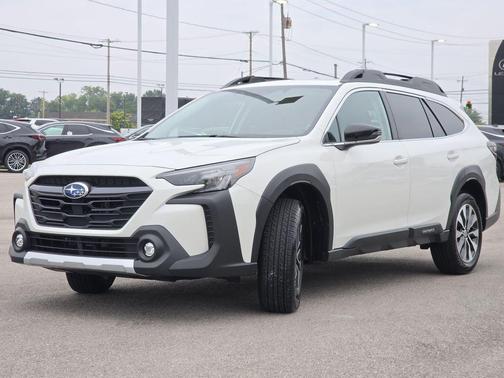 Crystal White Pearl 2025 Subaru Outback Limited