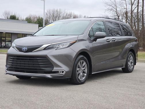 2023 Toyota Sienna XLE