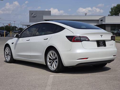 Pearl White Multi-Coat 2022 Tesla Model 3 Long Range