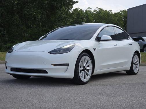 Pearl White Multi-Coat 2022 Tesla Model 3 Long Range