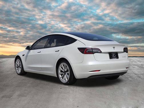 Pearl White Multi-Coat 2022 Tesla Model 3 Long Range