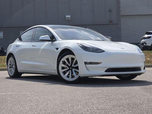 Pearl White Multi-Coat 2022 Tesla Model 3 Long Range