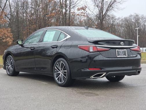 2023 Lexus ES 350 Base