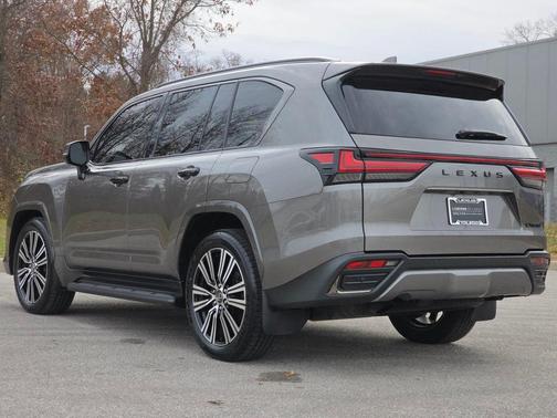 2025 Lexus LX 600 Luxury