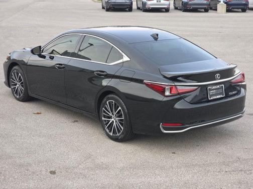 2023 Lexus ES 300h Base