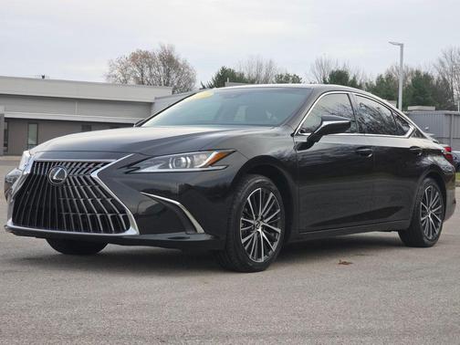 2023 Lexus ES 300h Base