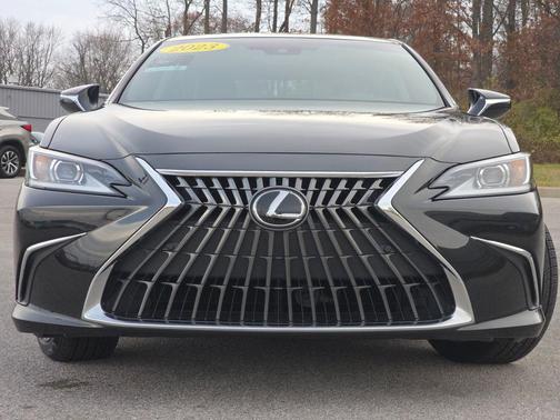 2023 Lexus ES 300h Base