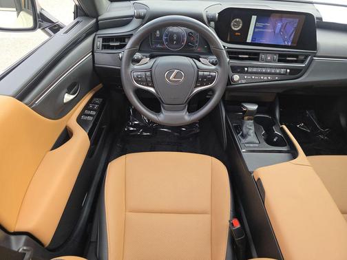 Ultra White 2025 Lexus ES 350 Base