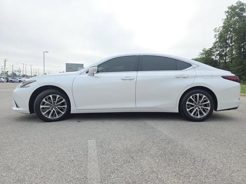 Ultra White 2025 Lexus ES 350 Base