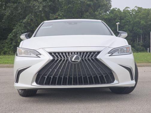 Ultra White 2025 Lexus ES 350 Base
