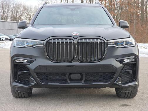 2022 BMW X7 M50i
