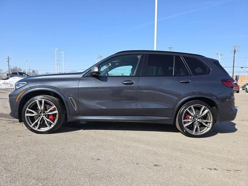 2021 BMW X5 M50i