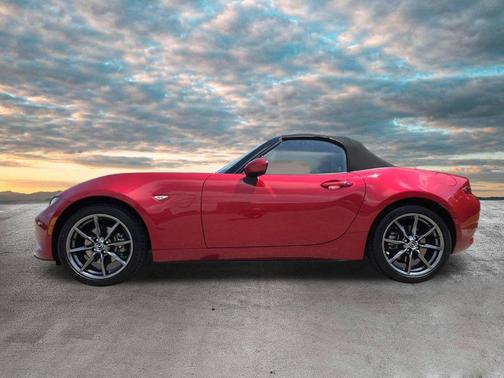 Soul Red Metallic 2016 Mazda MX-5 Miata Grand Touring