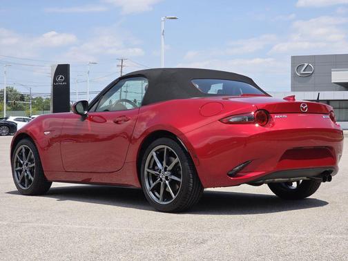 Soul Red Metallic 2016 Mazda MX-5 Miata Grand Touring
