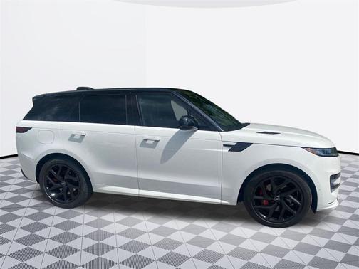 2024 Land Rover Range Rover Sport SE