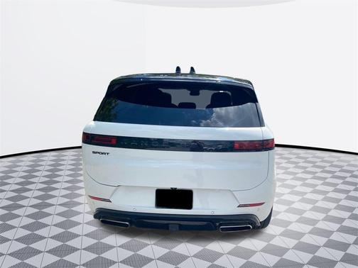 2024 Land Rover Range Rover Sport SE