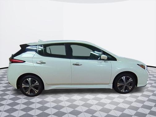 2022 Nissan Leaf SV Plus